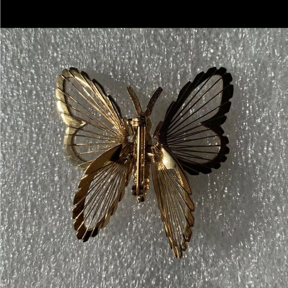 Vintage Monet Butterfly Pin Gold Tone Brooch 2"×1 3/4" - Picture 11 of 12